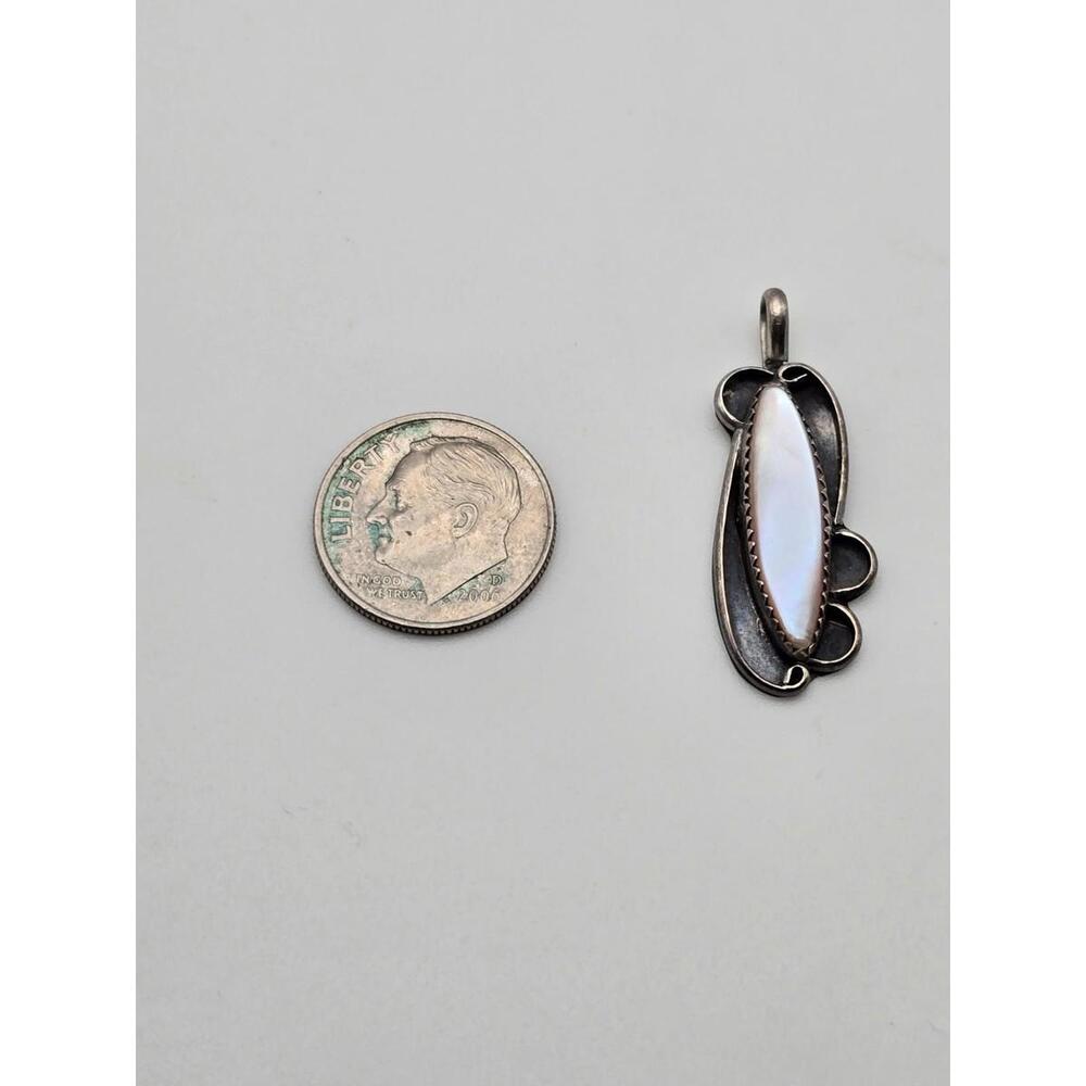 Vintage Silver Long Oval MOP Shell Cabochon Pendant - Picture 2 of 5